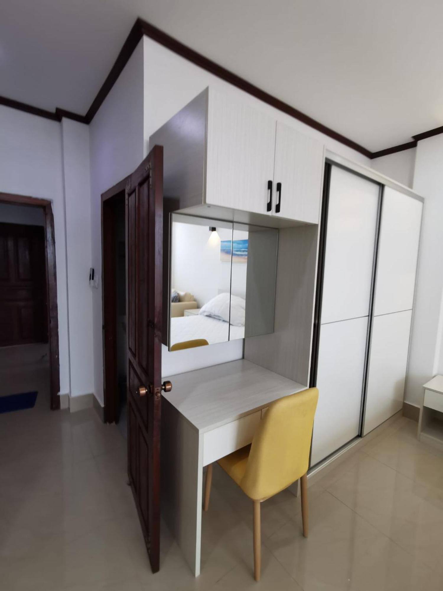 Artist Golden Loft Paris - Vientiane Homestay Duplex Triplex Екстер'єр фото